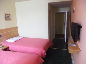 Home Inn Hotel Шаньтоу Экстерьер фото