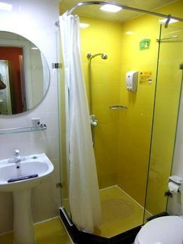 Home Inn Hotel Шаньтоу Экстерьер фото
